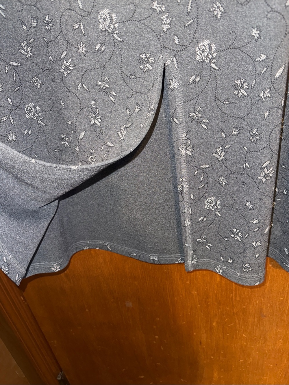 •JOHNPAULRICHARD•CHARCOAL GRAY DITSY FLORAL PATTERN MAXI SKIRT (PETITE MEDIUM) - Picture 7 of 10